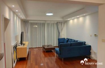 renovated 3brs apt in Lujiazui Center palace